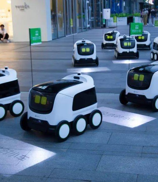 SPACE MOVING ROBOT